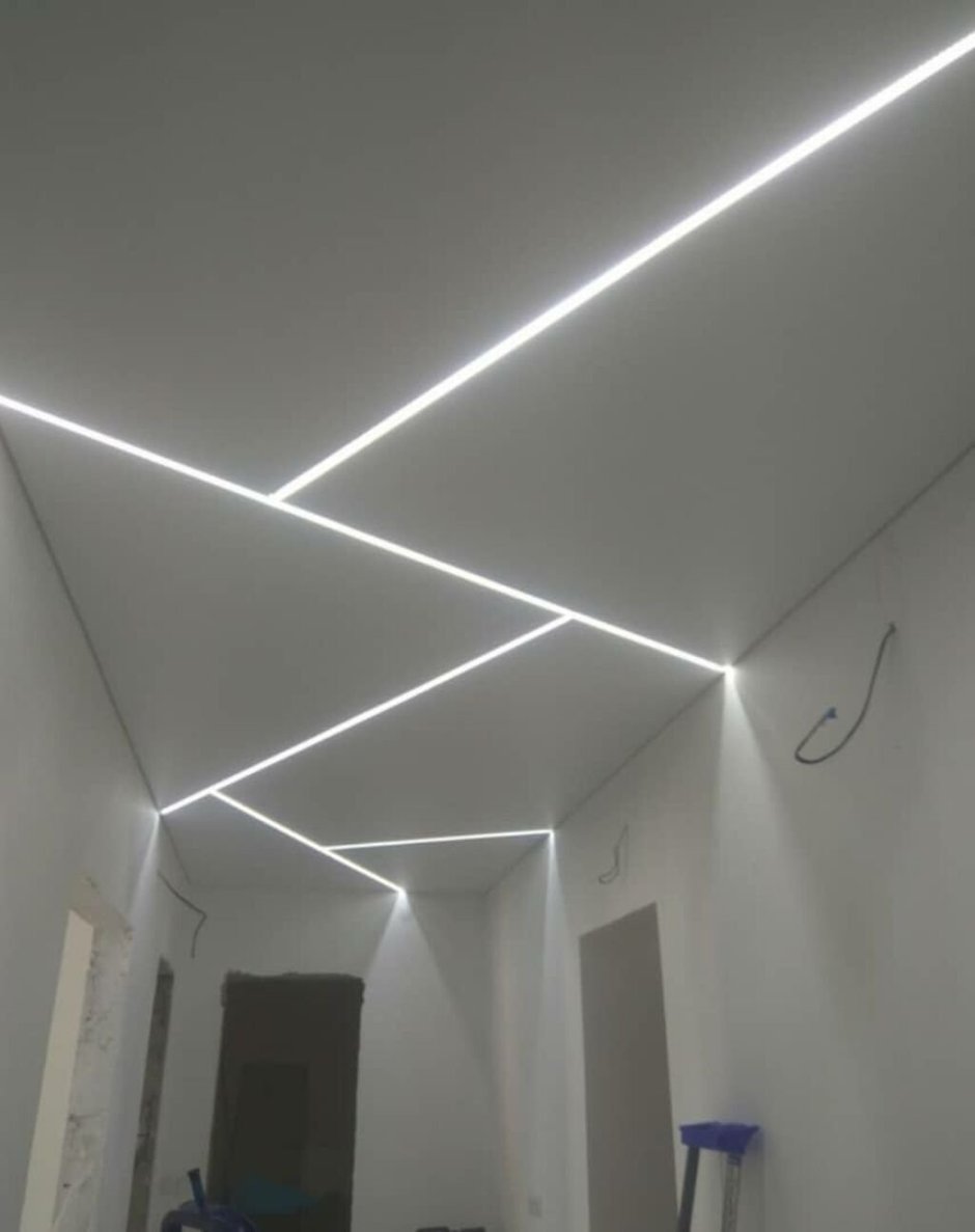 Световые линии Flexy в натяжном потолке