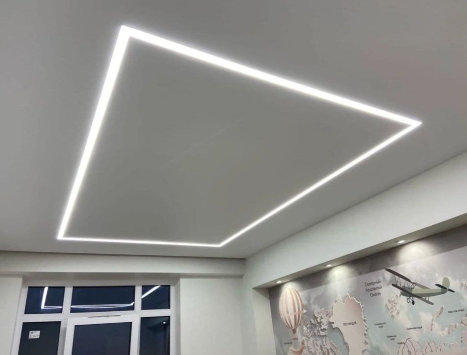Парящий потолок с подсветкой