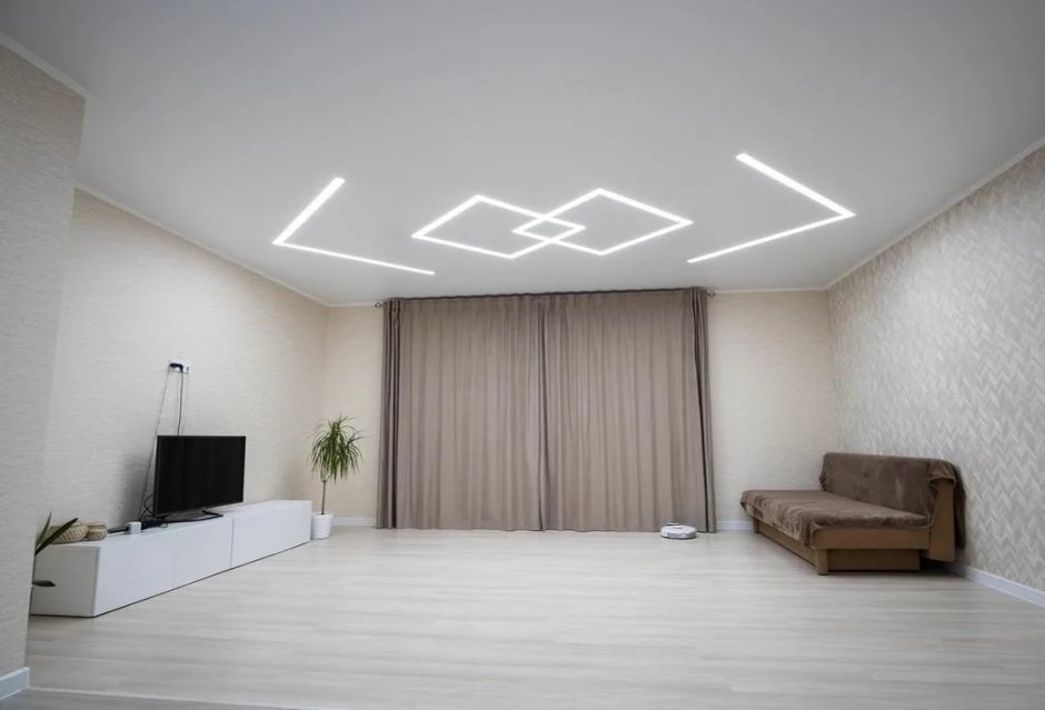 Световые линии в спальне на натяжном потолке