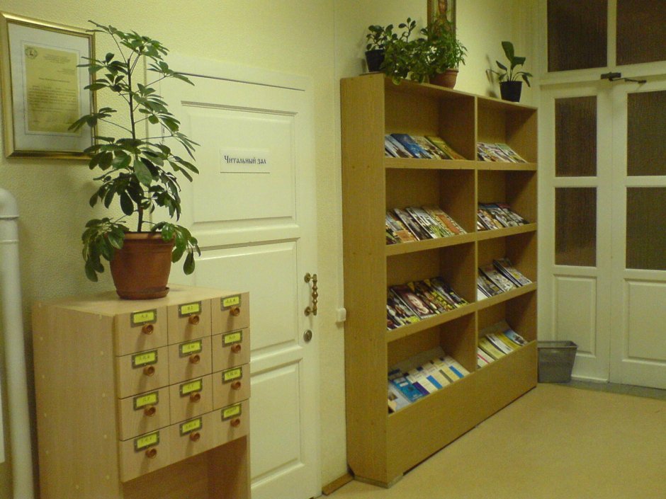 Стеллажи для библиотеки