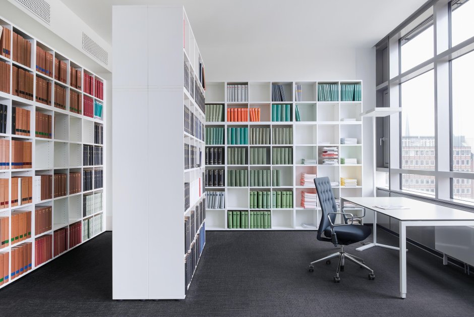 Выставочные стеллажи