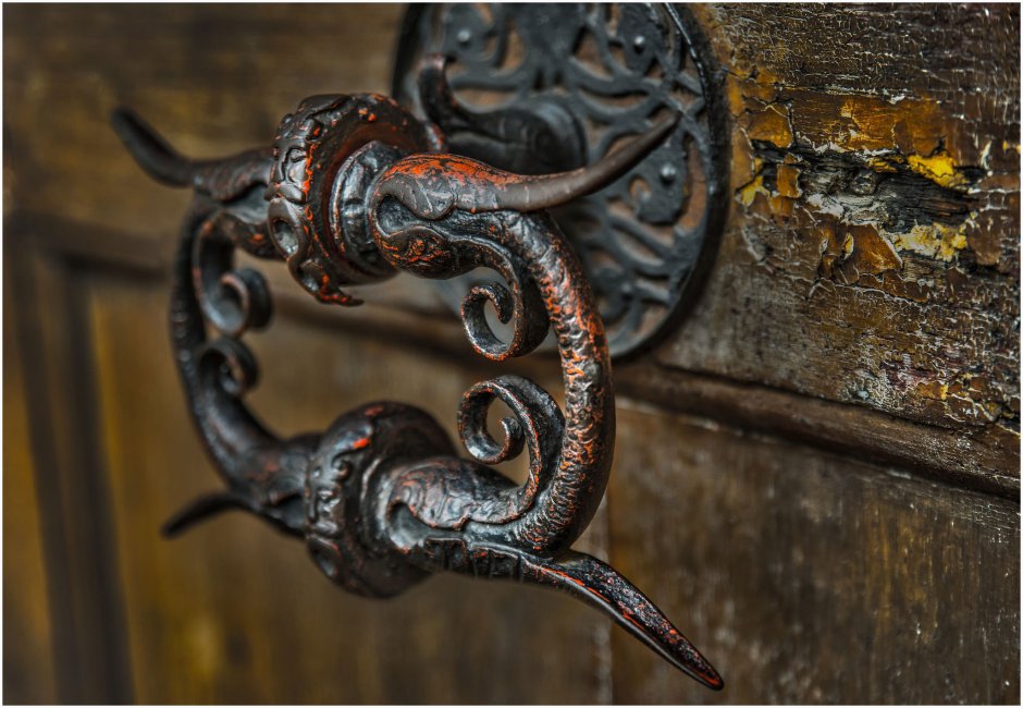 Старинные кованые изделия