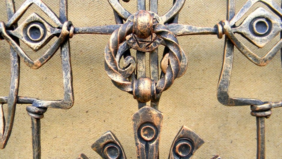 Старинные кузнечные изделия