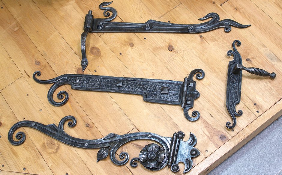 Кованые петли, жиковины