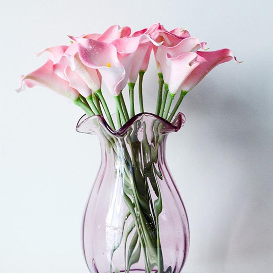 Ваза с каллами