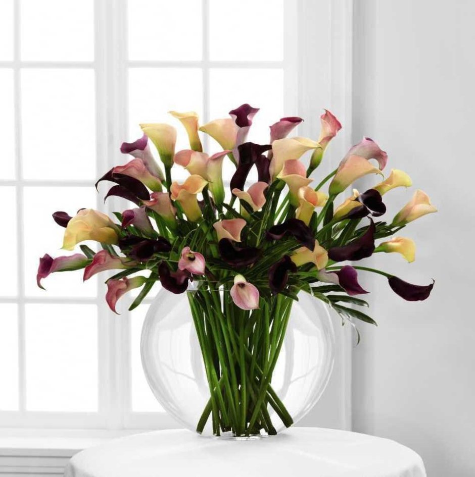 Букет цветов с каллами сочетаниями