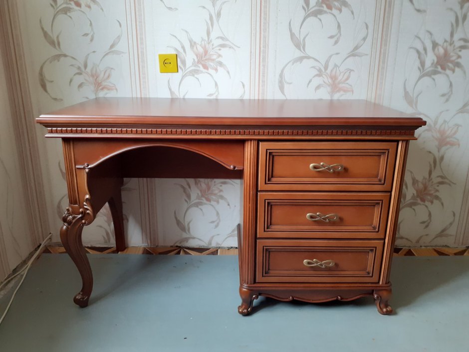 Стол кабинетный вишня