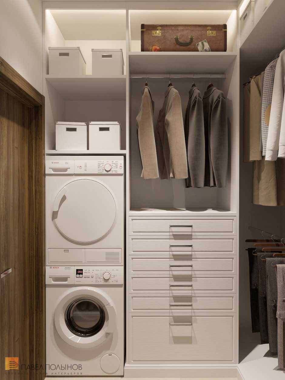 Стиральная и сушильная машина в гардеробной