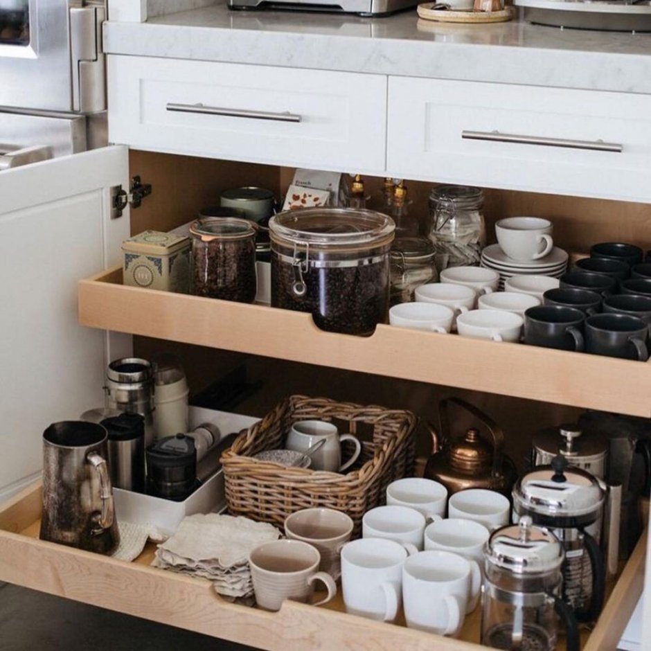 Буфет с винными полками