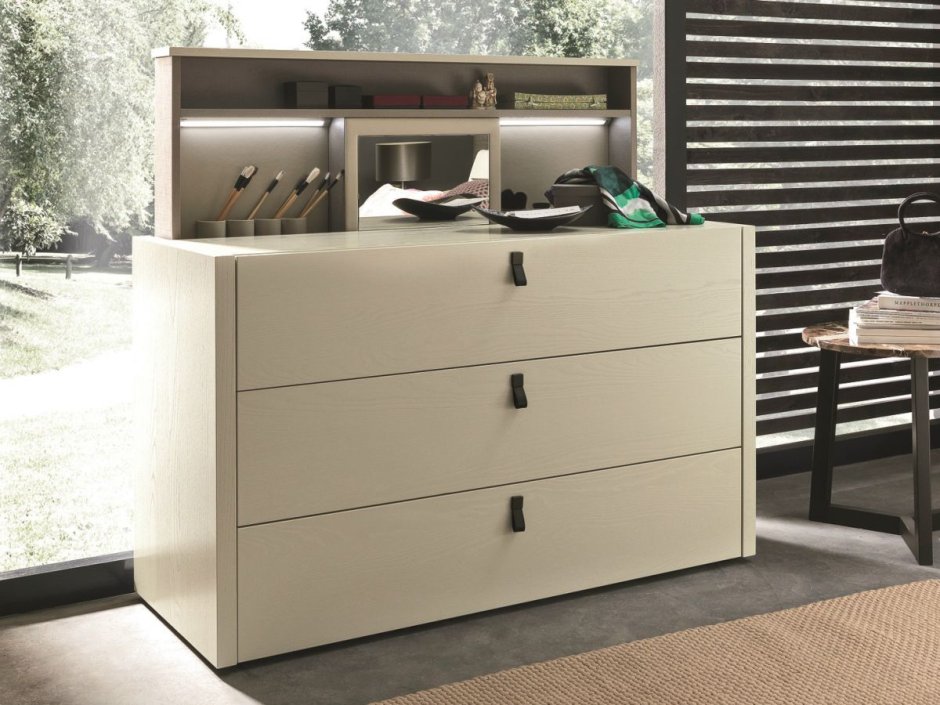 Шкаф с выдвижными ящиками