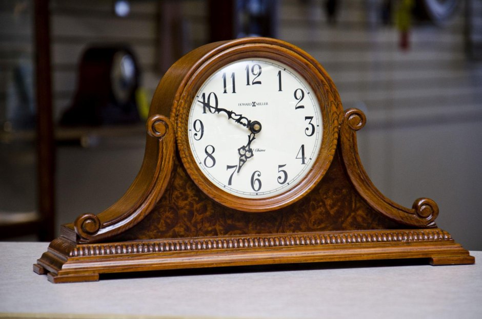 Часы Ховард Миллер настольные