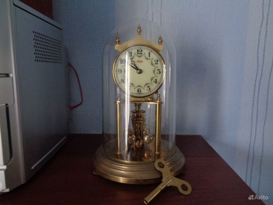 Часы настольные сувенирные для логотипа