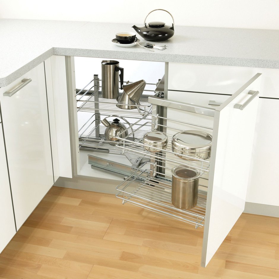 Хранение посуды в выдвижных ящиках