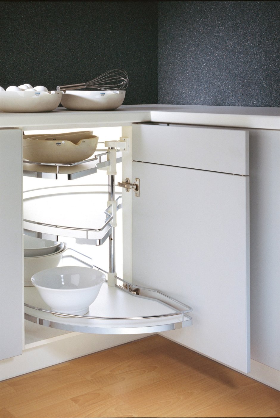 Наполнение ящиков для кухни Blum