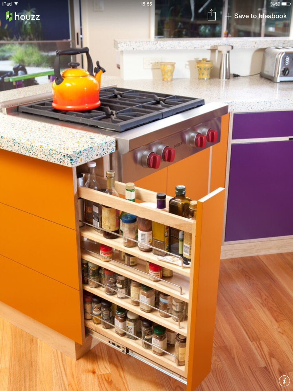 Узкий кухонный шкаф