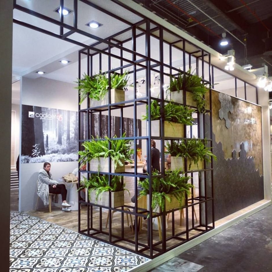 Серебристые горшки для комнатных растений