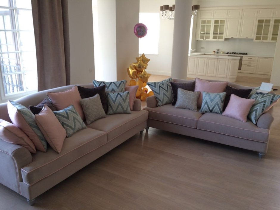 Двухцветный диван