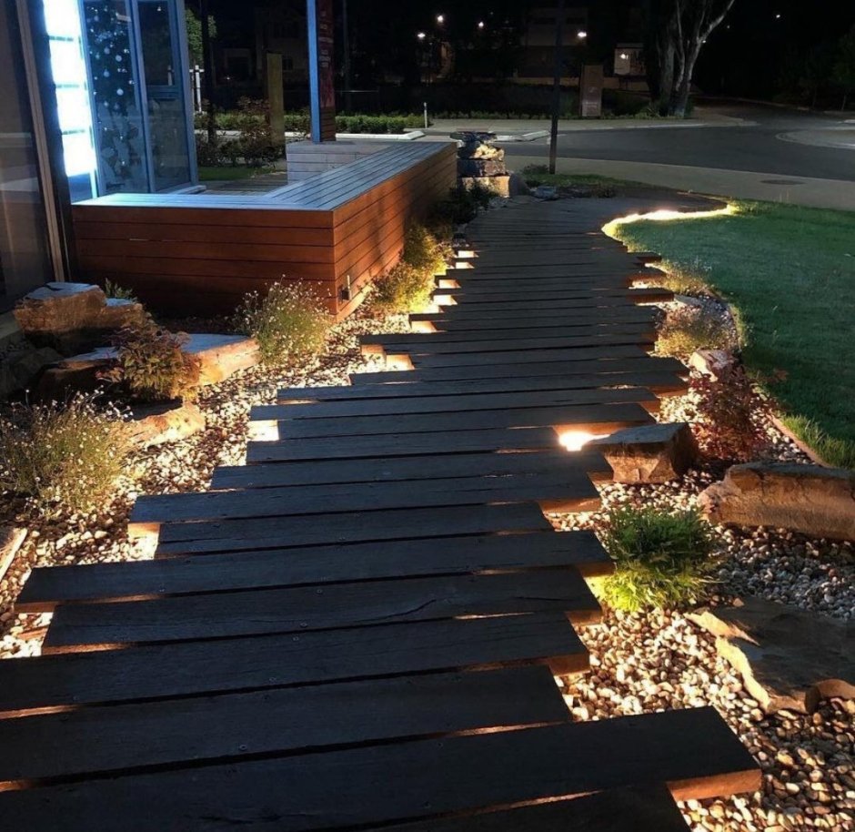 Освещение дорожек на даче