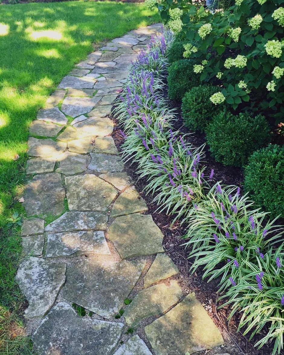 Бетонные дорожки на даче