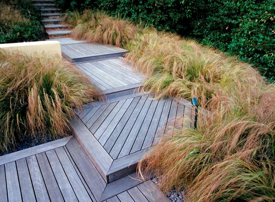 Деревянные садовые дорожки