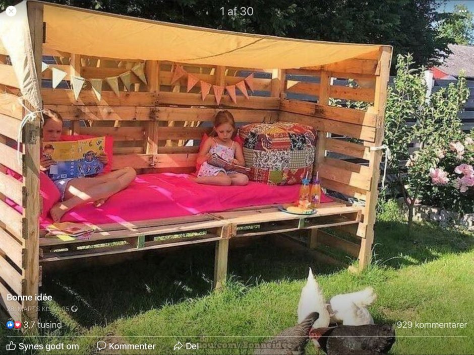 Домик из паллетов детский