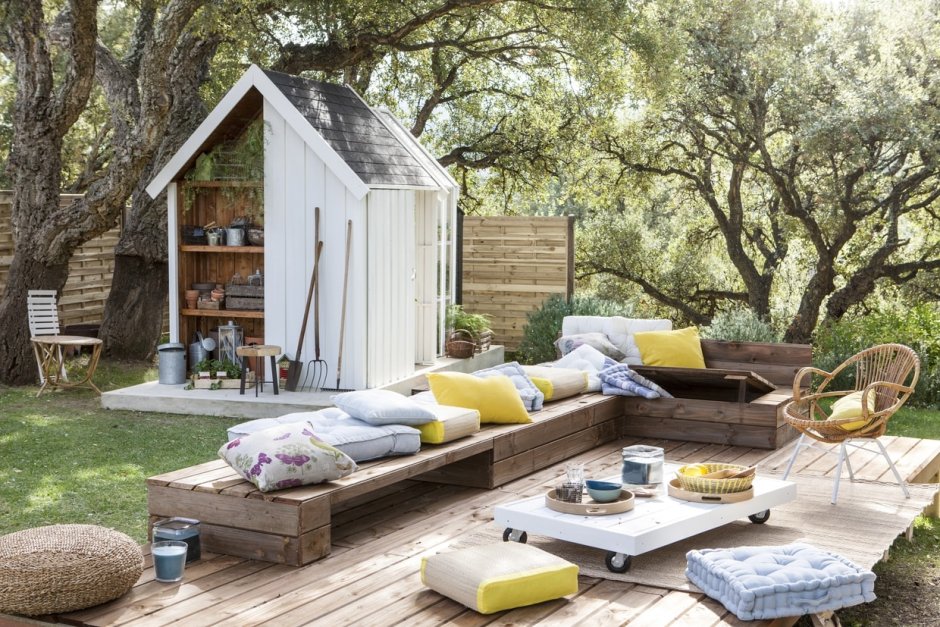 Зона отдыха из паллет