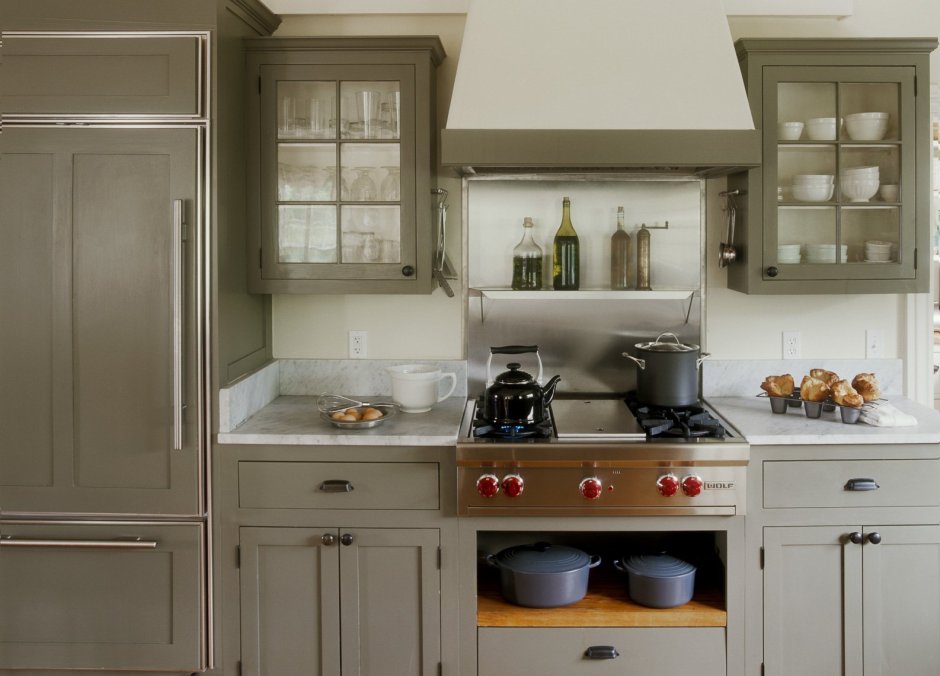 Полка над плитой