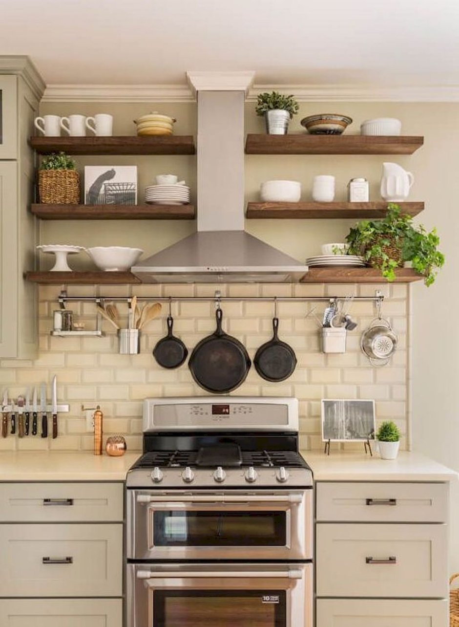 Кухонный гарнитур с открытыми полками