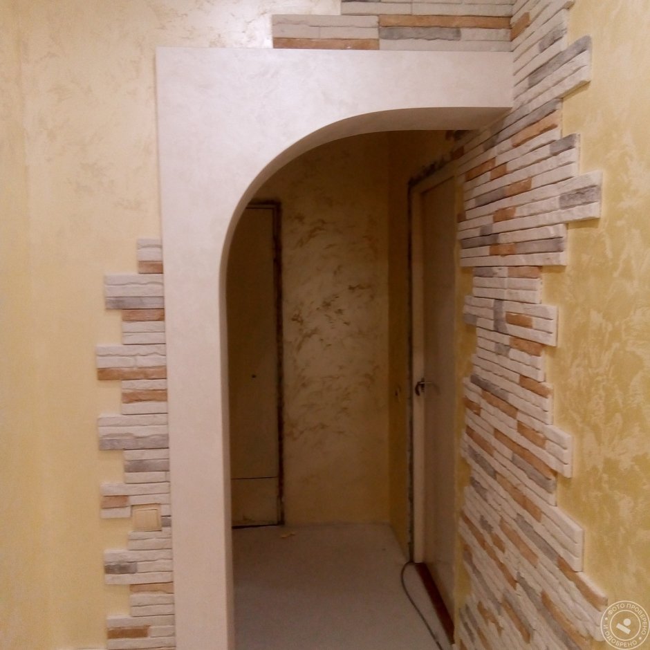 Арка отделанная декоративным камнем