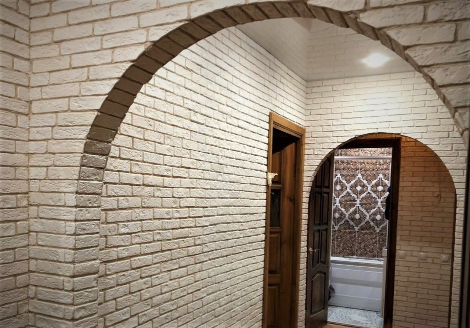 Отделка арки кирпичиками