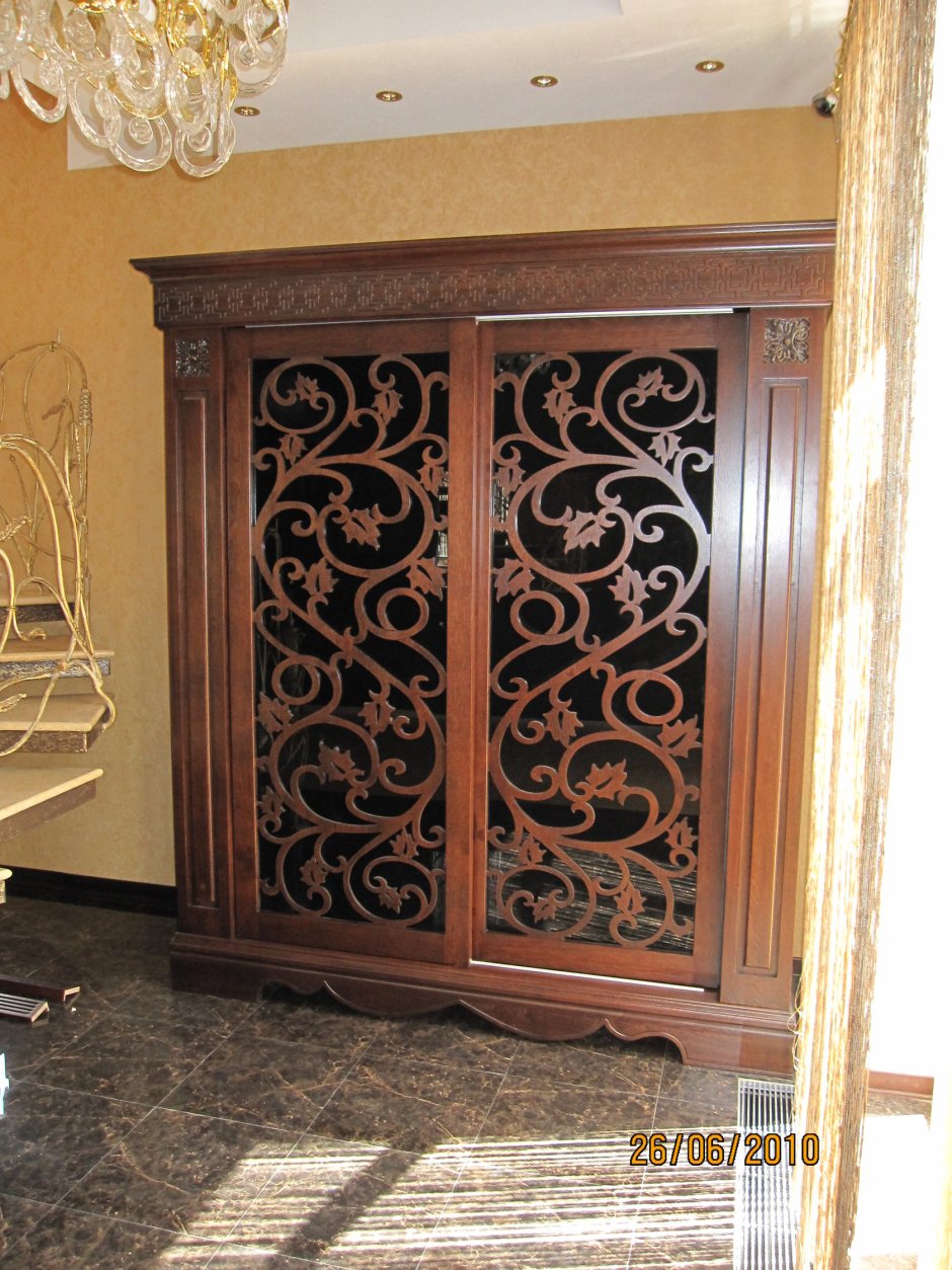 Резные дверцы для шкафа