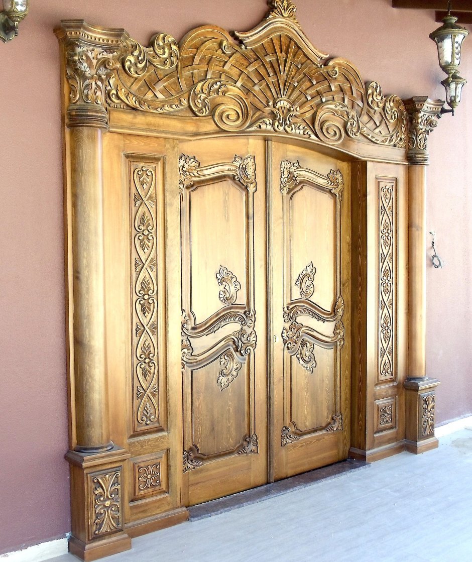 Двери в армянском стиле