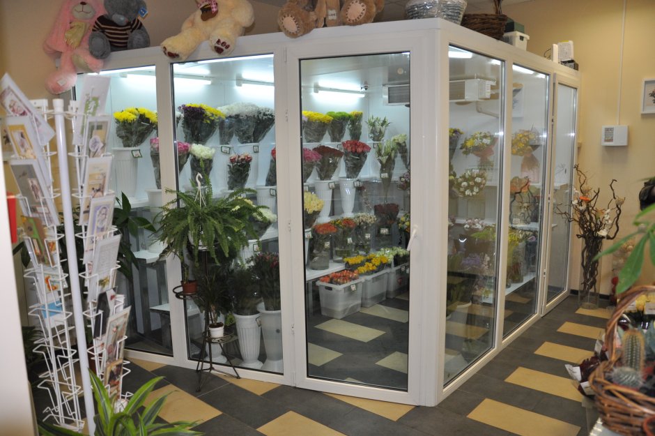 Стеллажи для цветочного магазина