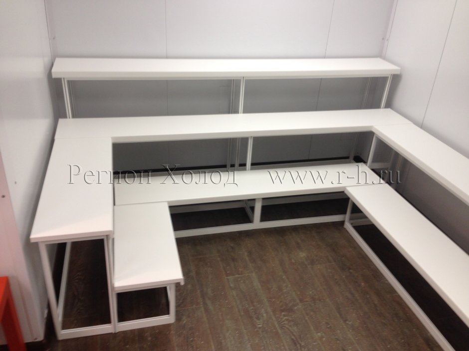 Уличный стеллаж для цветов