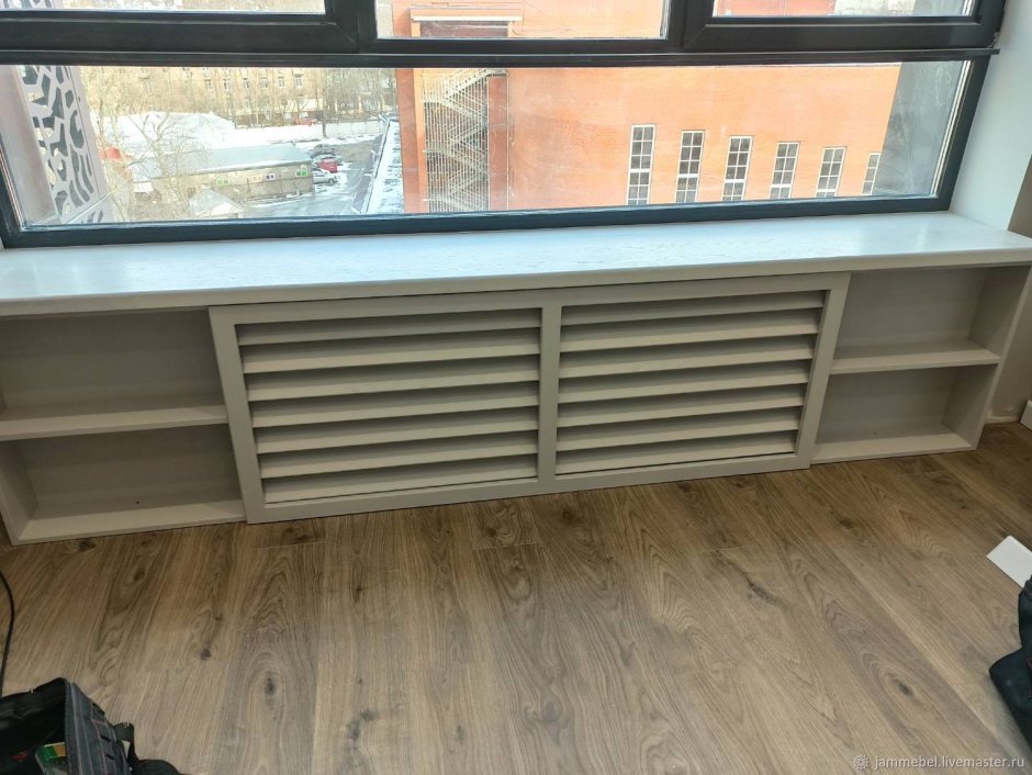 Экран для радиатора с полками