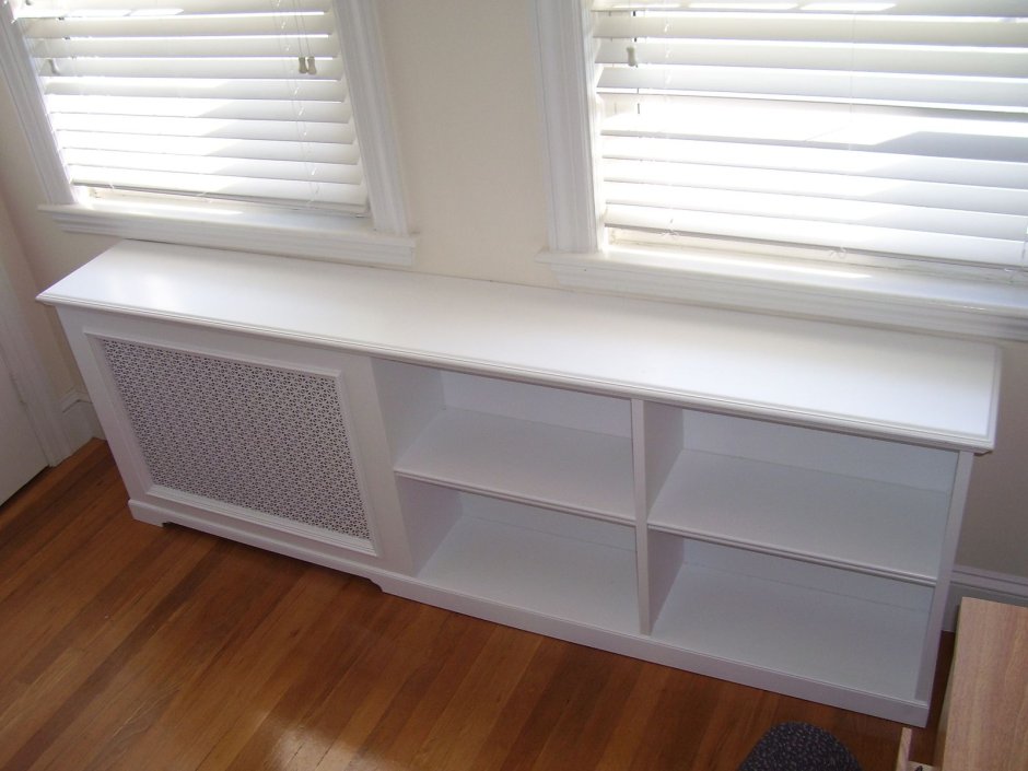 Экран для радиатора с полками