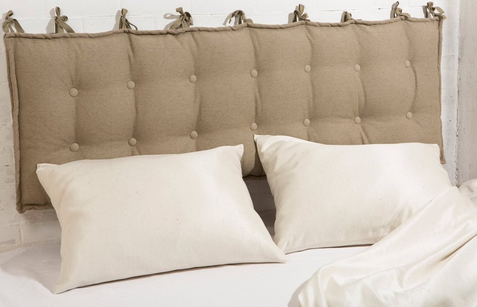 Детский диван кровать с каретной стяжкой