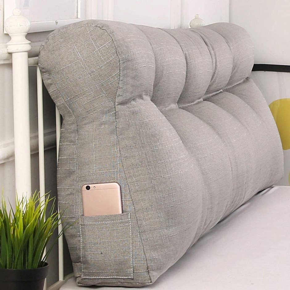 Треугольные подушки для дивана