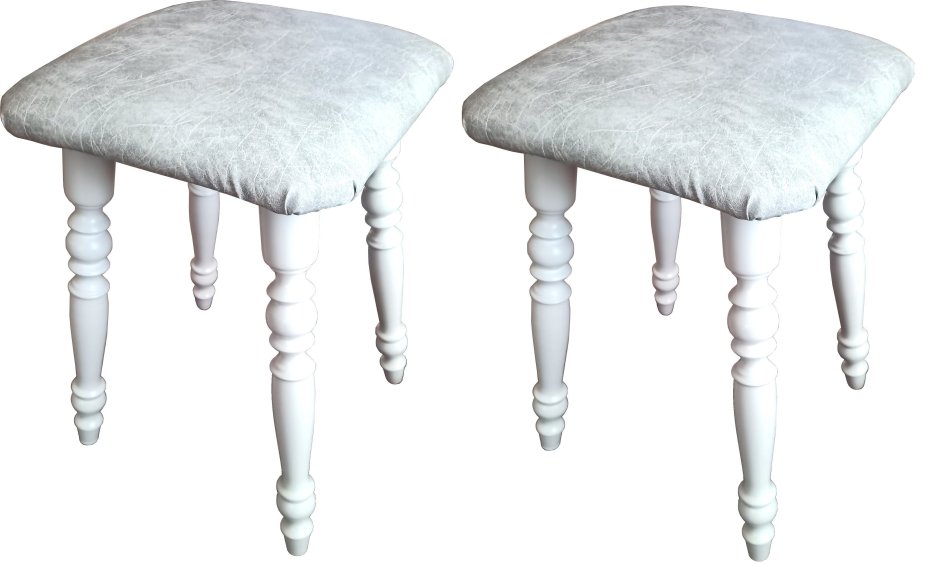 Табуретки с резными ножками