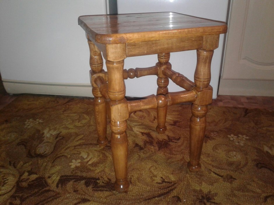 Стул точеный из дерева