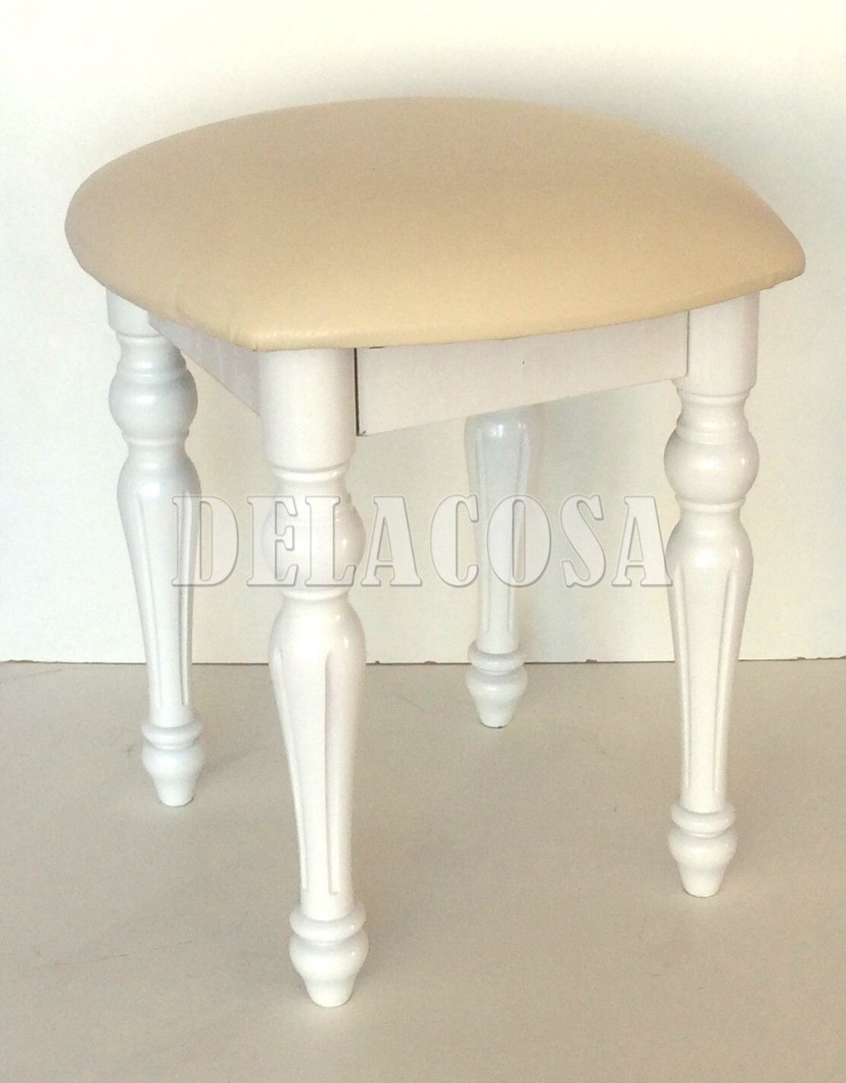 Табуретки резные на кухню