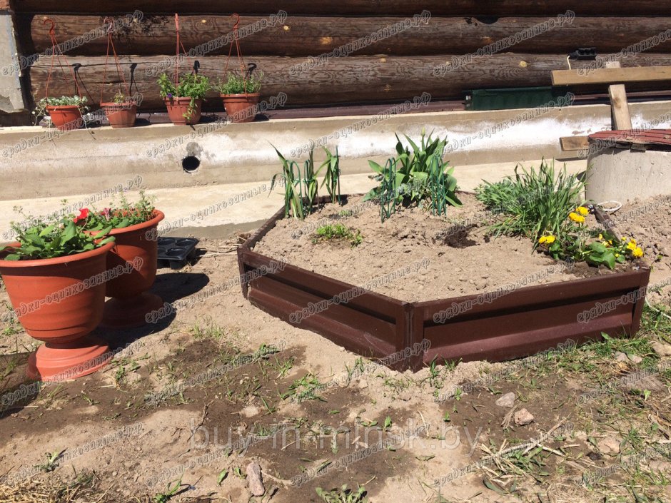 Клумба из бруса