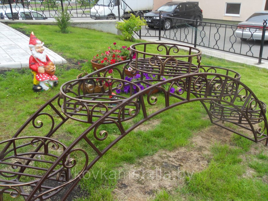 Клумбы из металла