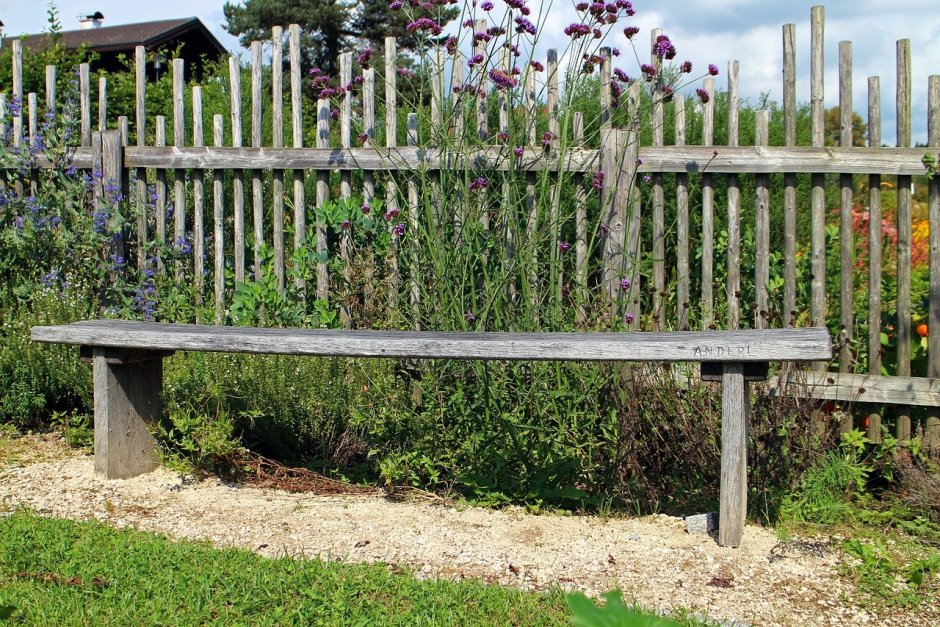 Деревенская скамейка