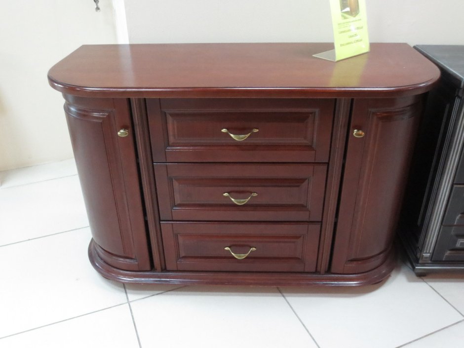 Комод с закругленными углами