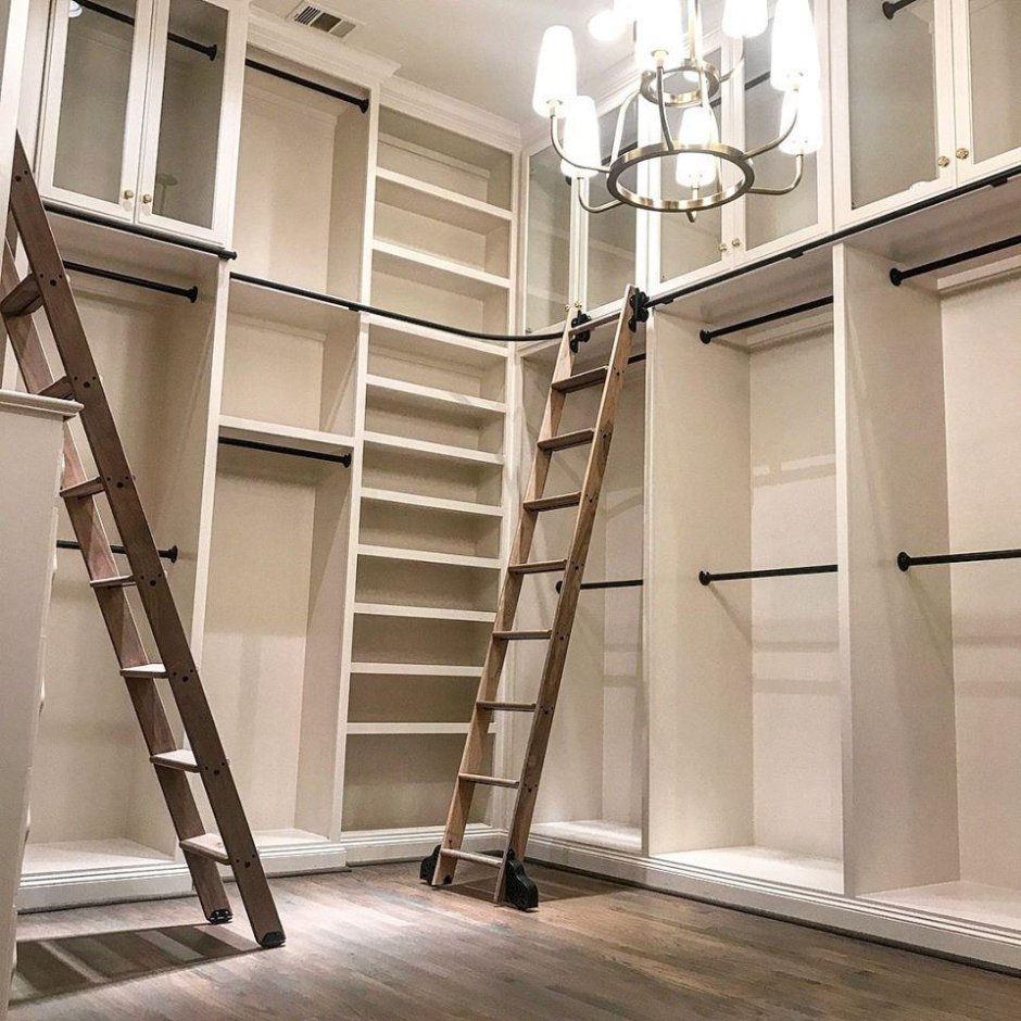 Лестница на антресольный этаж