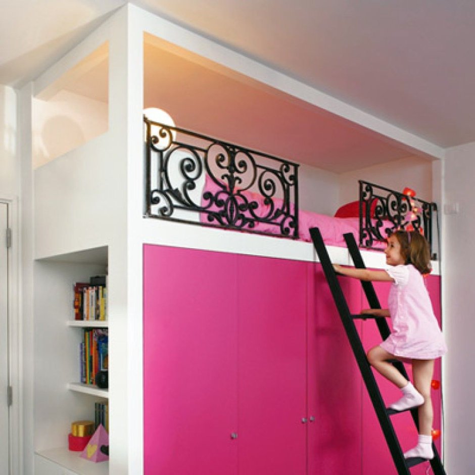 Распашной шкаф в мансарду