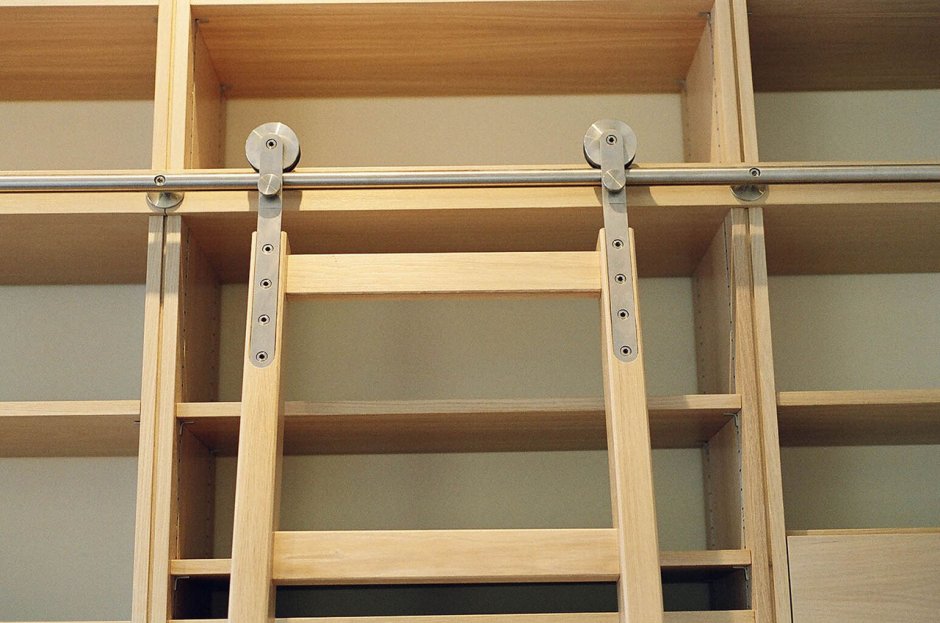 Кровать чердак с подиумом