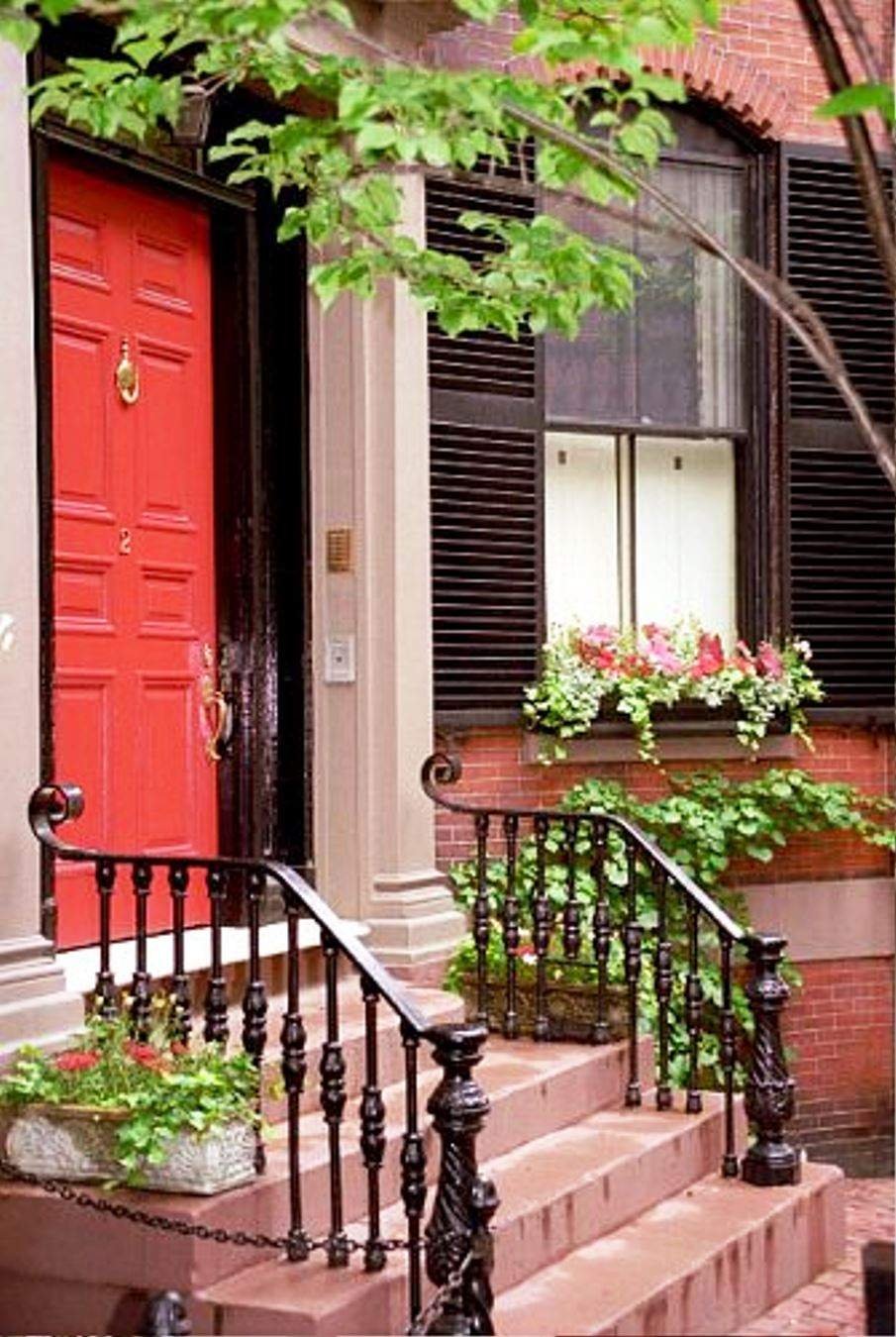 Дом в английском стиле крыльцо