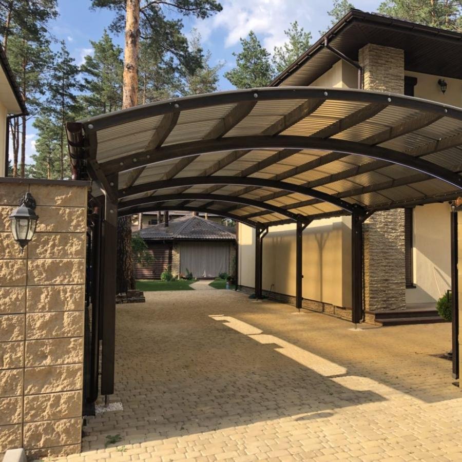 Навес для машины в частном доме